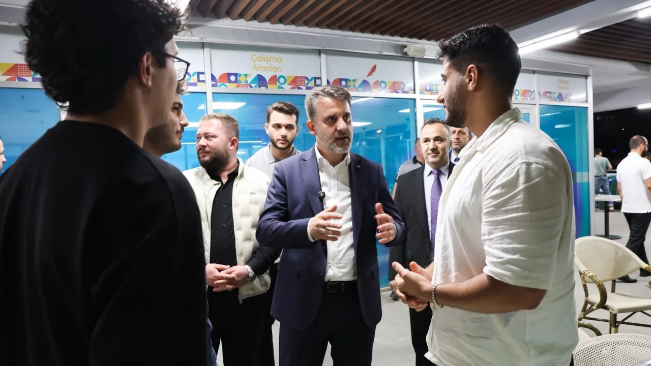 Bursa Büyükşehir Başkan Vekili Biba öğrencilerle bir araya geldi