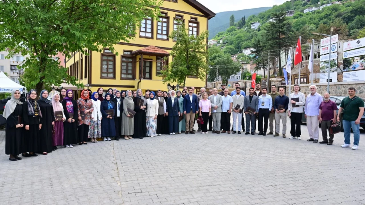 Düşünen ve üreten gençler Yıldırım'da yetişiyor