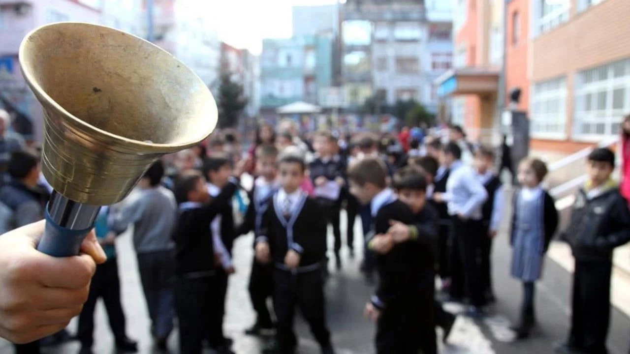 MEB, 2026-2027 yılı takvimini duyurdu: Okullar ne zaman açılacak?