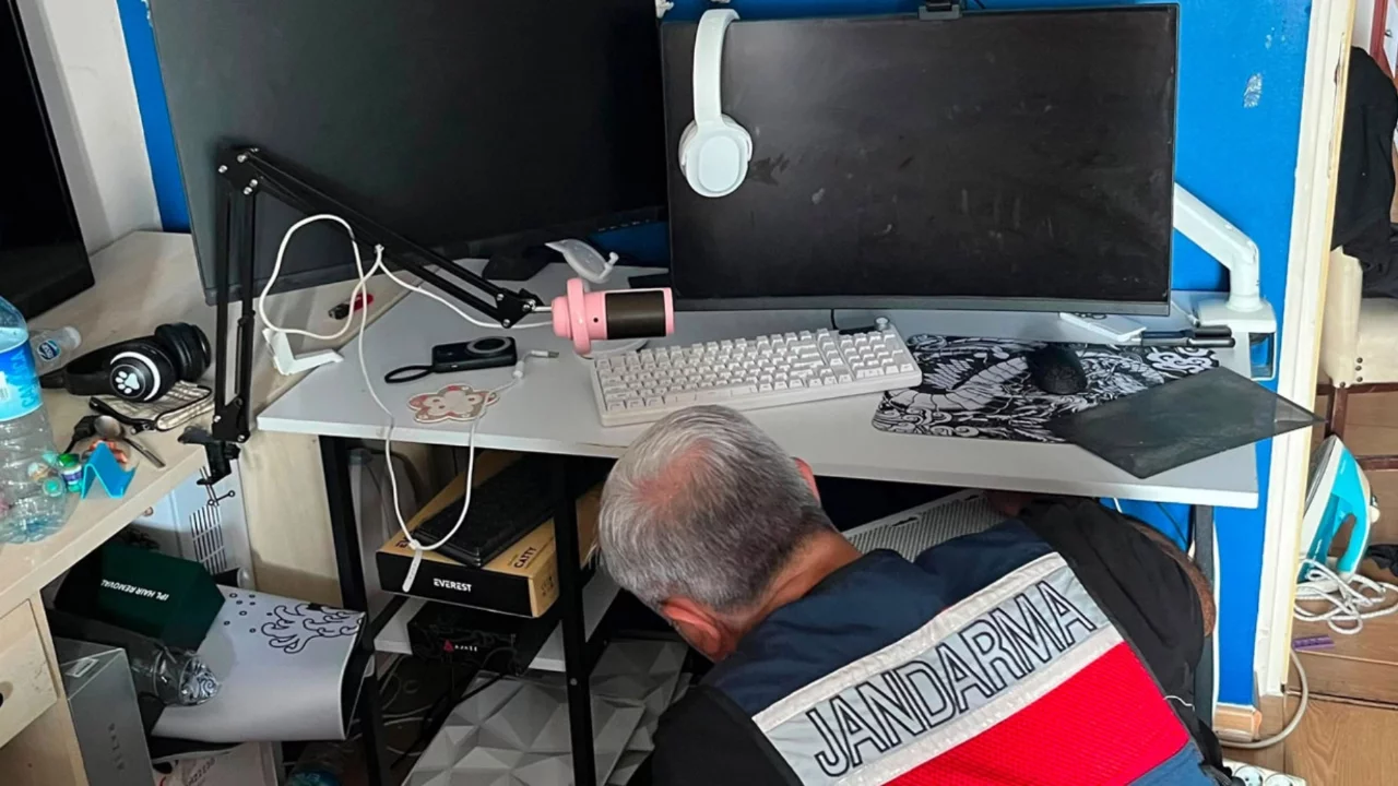 MİT'ten kredi kartı çetesine darbe! Milyonları hedef alan şebeke çökertildi