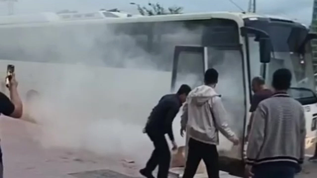 MHP Dilovası Teşkilatı üyelerini taşıyan otobüste yangın