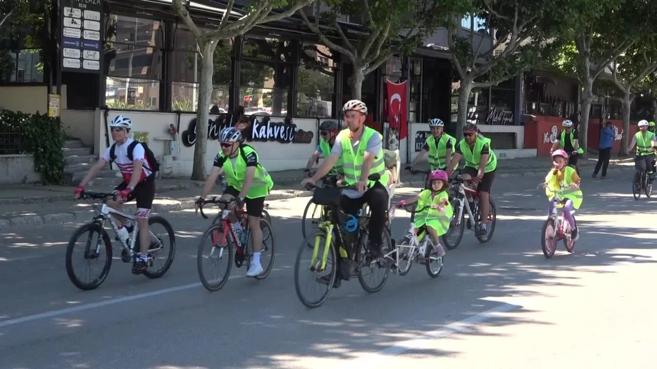 Bursa'da sağlıklı hayat için pedal çevirdiler