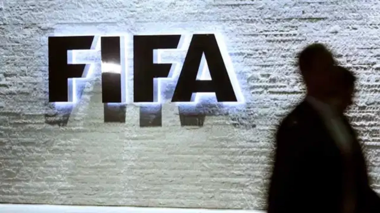 FIFA'dan 3 Türk kulübüne transfer yasağı!