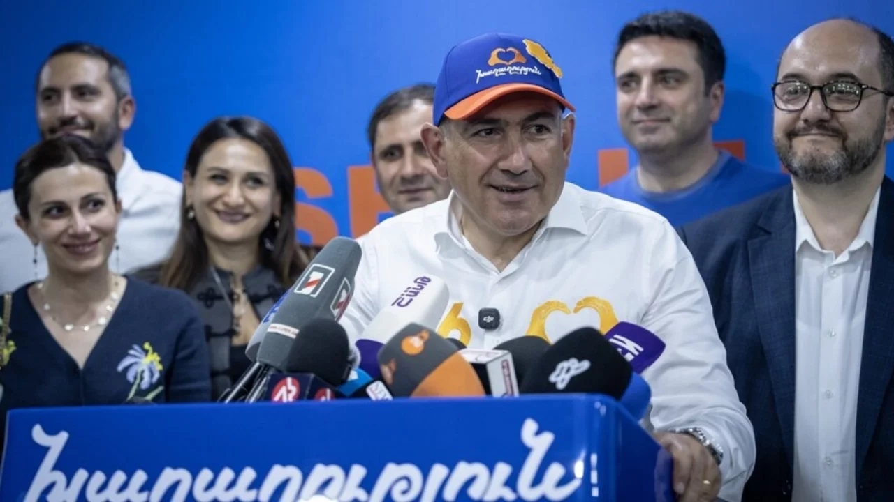 Paşinyan'ın liderliğindeki partinin seçim galibiyeti kesinleşti