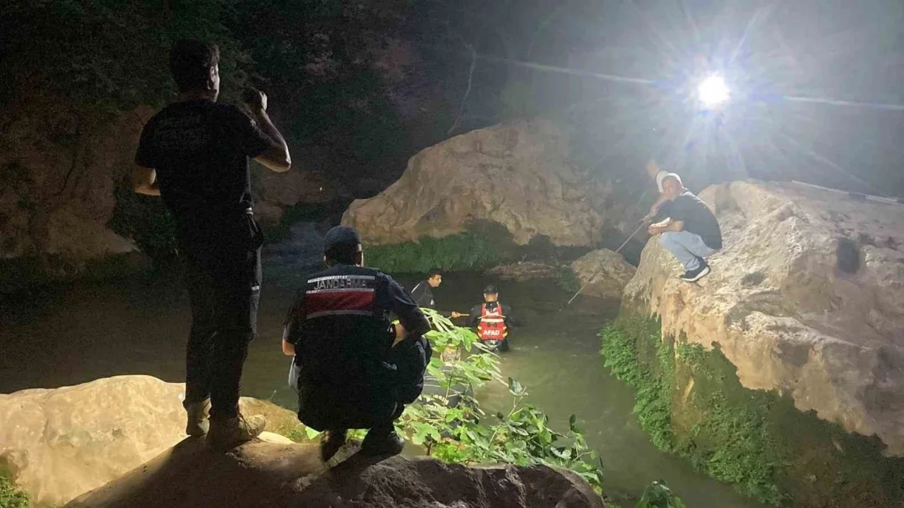 Vadide girdiği suda akıntıya kapılan çocuk yaşamını yitirdi