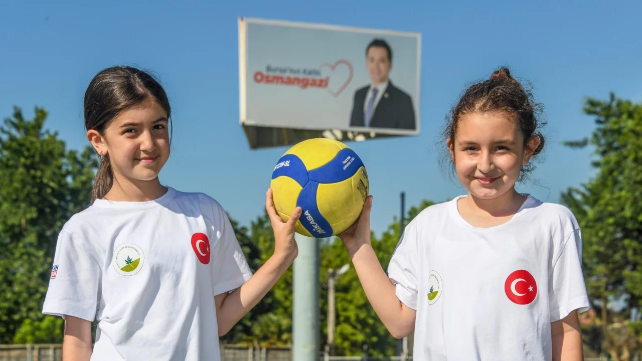 Osmangazi'de Mini Voleybol Şenliği, yoğun katılımla gerçekleştirildi