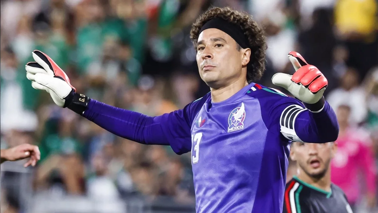 Kaleci Ochoa'dan emeklilik kararı