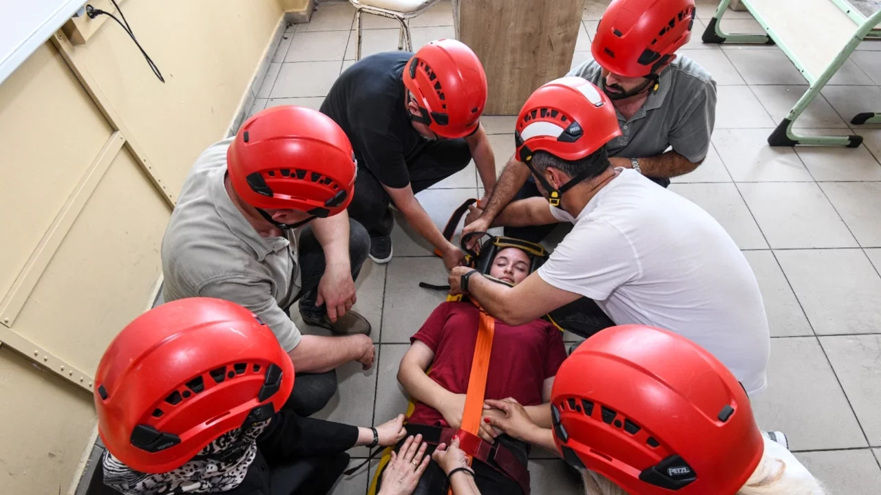 Osmangazi'den güvenli tahliye için uygulamalı eğitim