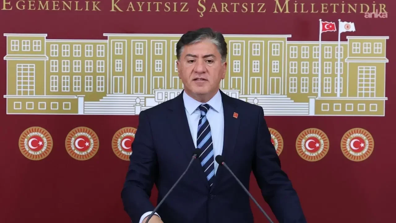 CHP'li Emir: Kurultayın yapılması için salt çoğunluk sağlandığında Genel Başkanın elinde seçenek ...