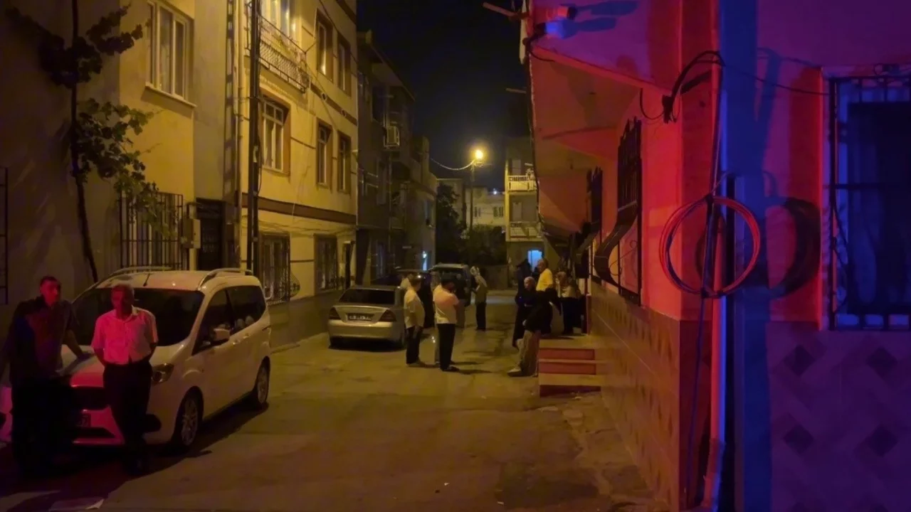 Bursa'da sokak ortasında silahlı kavga: 1 yaralı