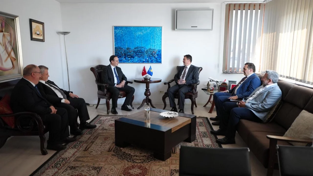 Osmangazi Belediye Başkanı Erkan Aydın Kosova'da temaslarda bulundu