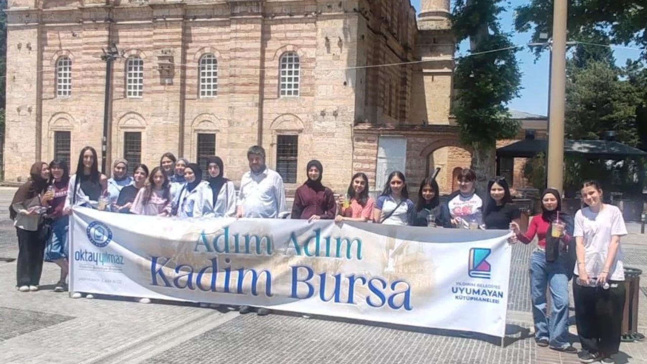 Yıldırımlı gençler tarihi yolculuğa çıktı