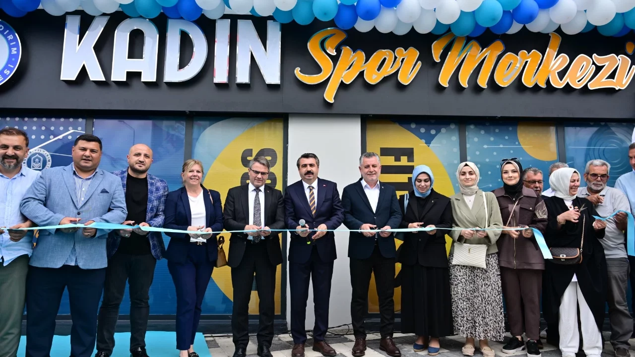 Bursa Bağlaraltı Kadın Spor Merkezi açıldı