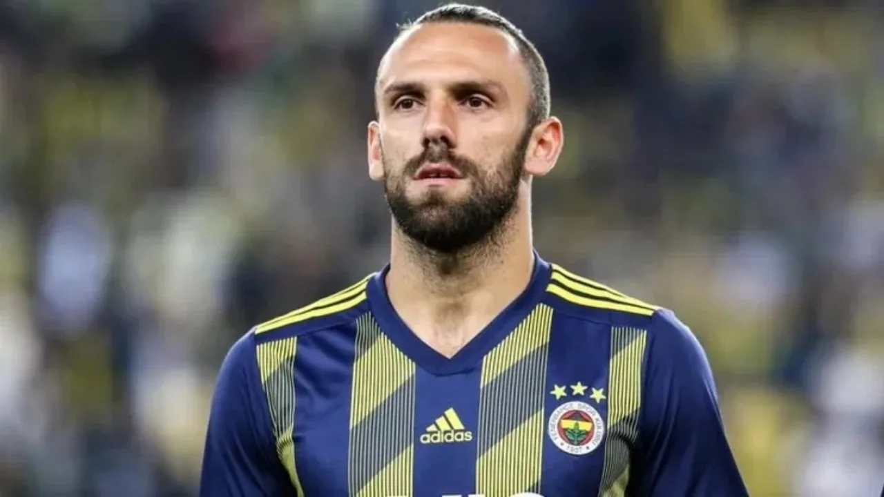 Vedat Muriqi resmen Fenerbahçe'de