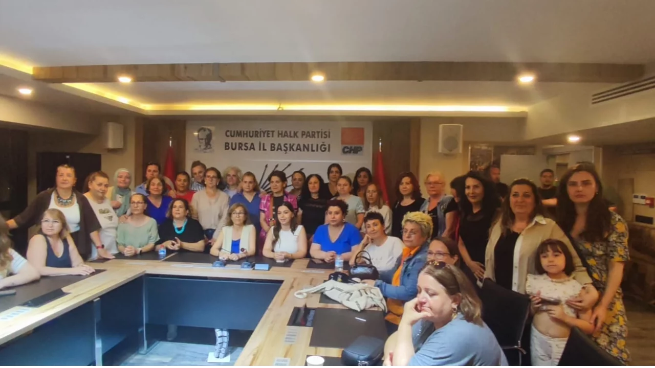 CHP Kadın Kolları İl Başkanlarından ortak açıklama: Atanmış piyonları dün de tanımadık bugün de tanımayacağız!
