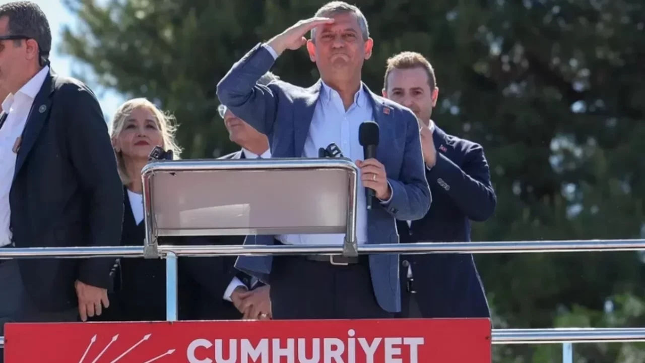 Özgür Özel: Son çaba da boşa çıkarsa millete soracağım, bir yol gösterecekler