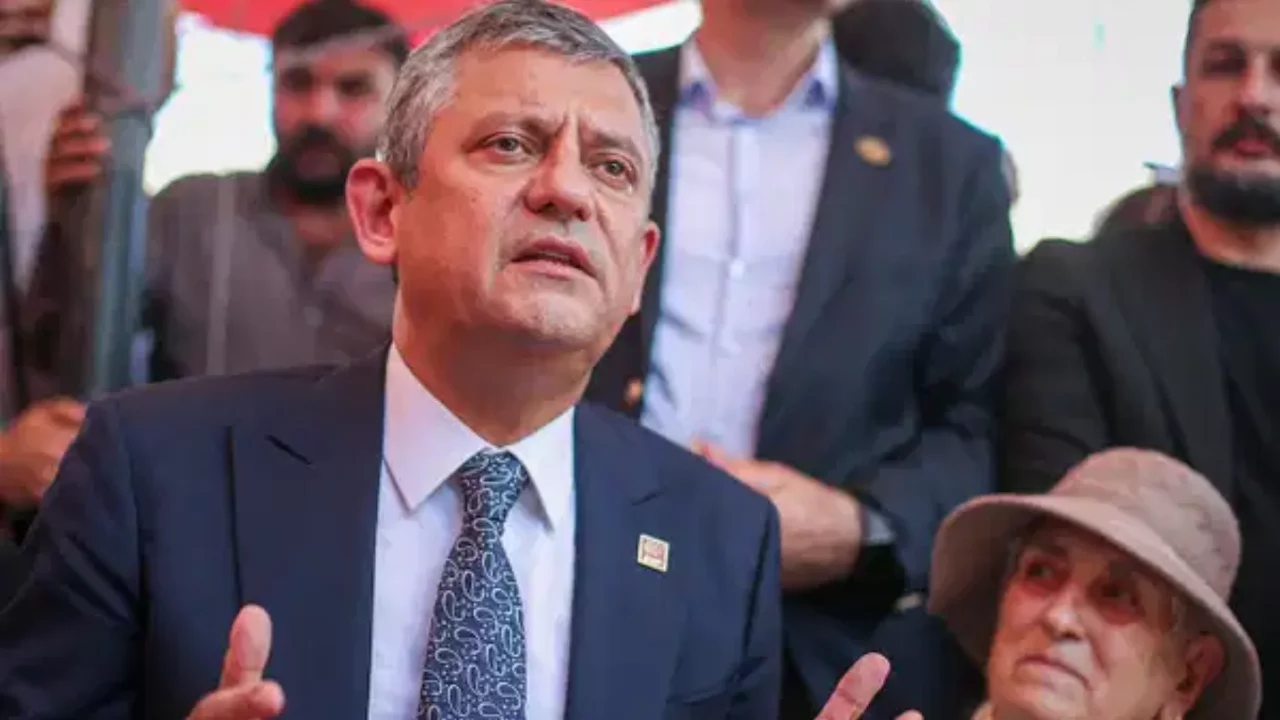 Özgür Özel sahaya iniyor: Miting yapmayacak, yurttaşlarla doğrudan temas kuracak