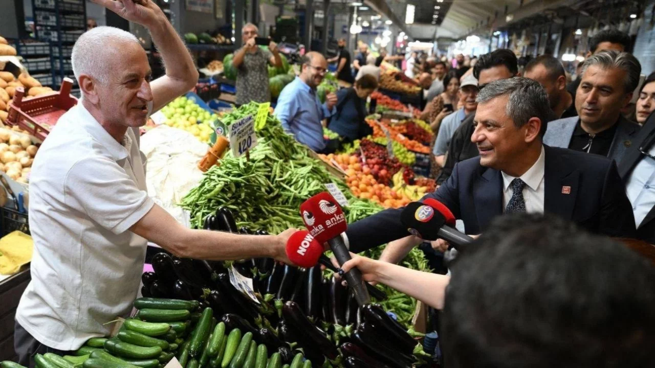 Özgür Özel sahaya iniyor: Miting yapmayacak, yurttaşlarla doğrudan temas kuracak