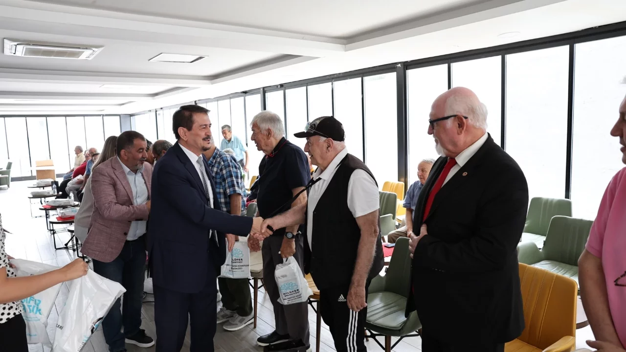 Nilüfer'de huzurevlerine Babalar Günü ziyareti