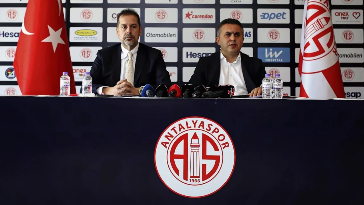 Antalyaspor AŞ'nin olağan genel kurulunda başkanlığa Mustafa Ergün seçildi
