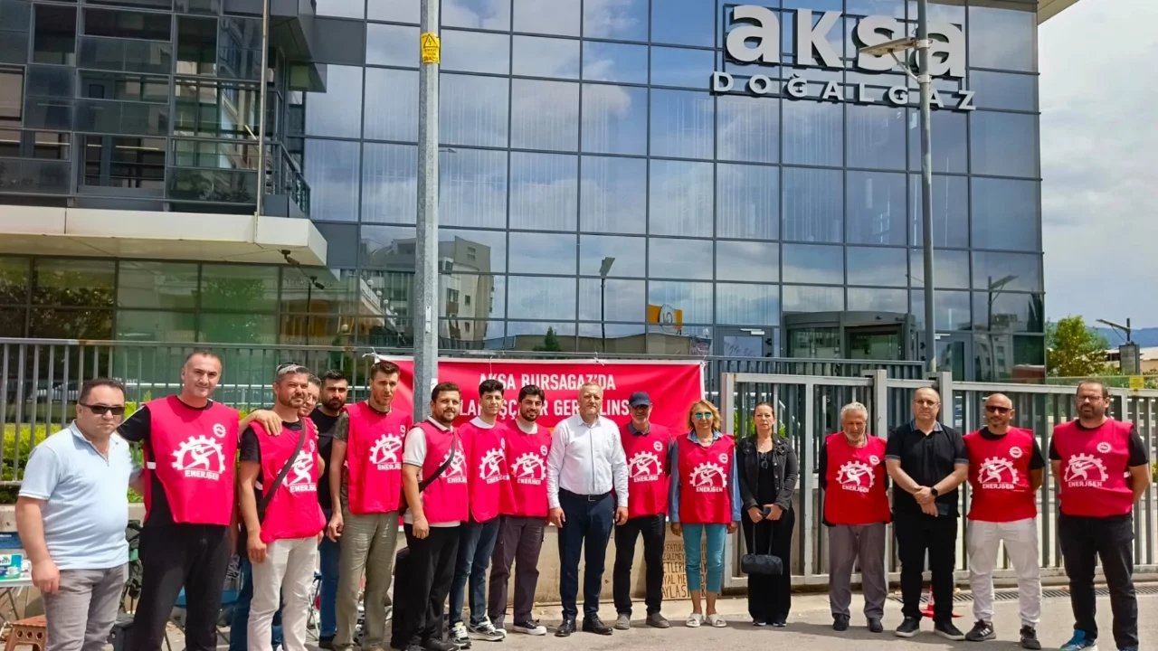 Zafer Partisi'nden Aksa Bursagaz'da direnen işçilere destek ziyareti