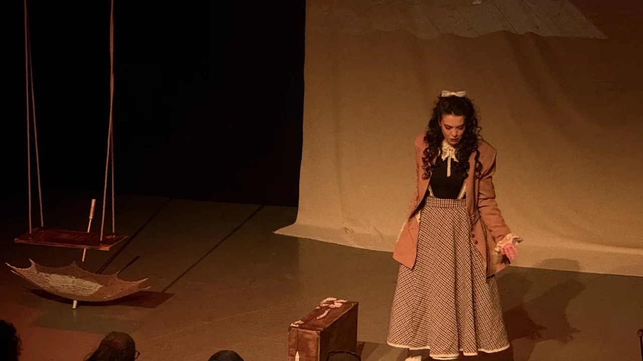 Bursa'da "Çalıkuşu-Kanatları Kalbinde" oyunu seyirciyle buluştu