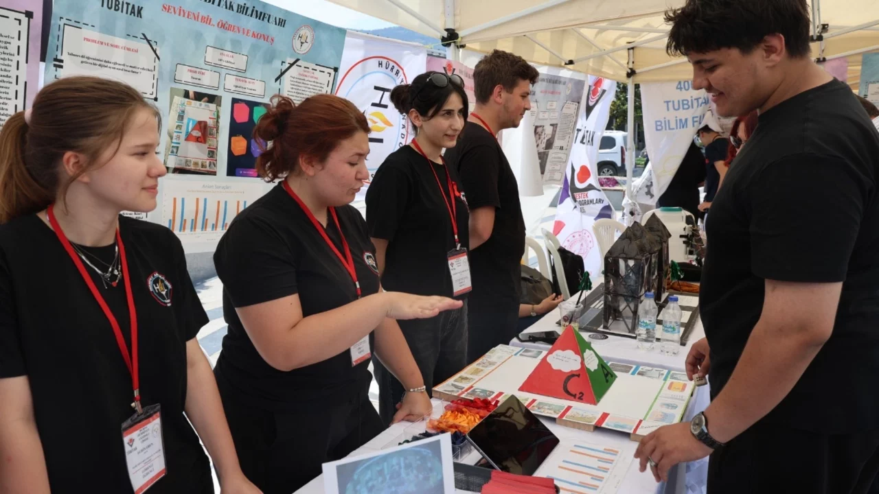 Osmangazi'de TÜBİTAK 4006-C Bilim Fuarı Festivali sona erdi