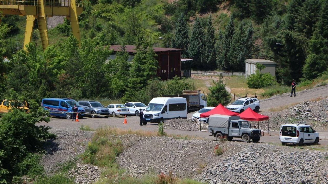 Bolu'da göçük altında kalan işçi 3 gündür aranıyor