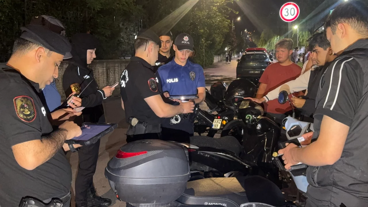 Sınav öncesi Bursa sokaklarında sıkı denetim