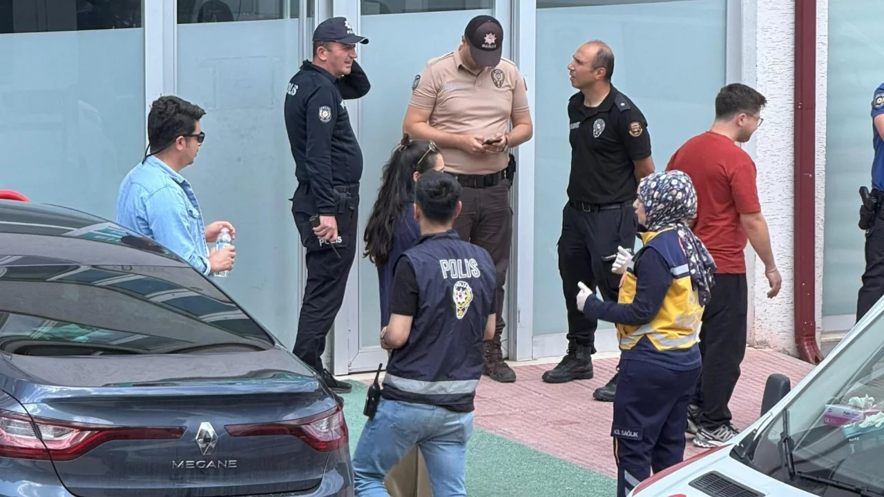 Görevi başında kalp krizi geçiren polis memuru yaşamını yitirdi