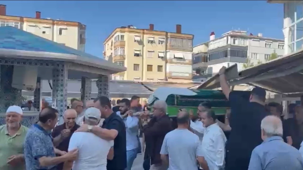 Bursa'da iş ortağını öldürüp intihar eden galerici toprağa verildi