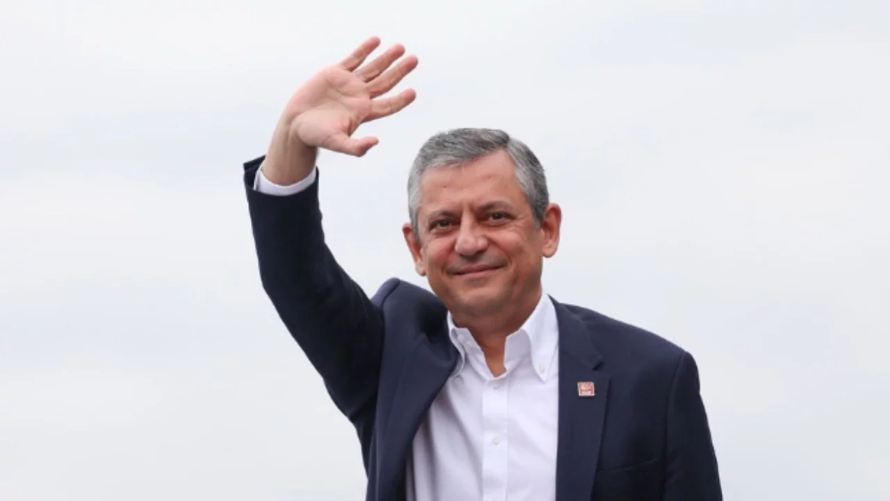 Özgür Özel'den YKS mesajı: İçiniz ferah, zihniniz açık olsun