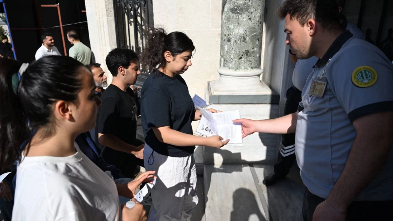 Bursa ve çevre illerde YKS'nin ikinci oturumu AYT tamamlandı
