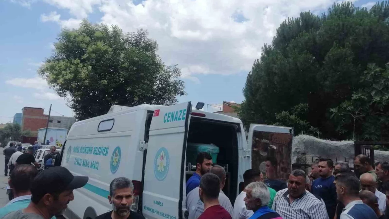 Balayı tatili kabusa döndü: Denize atlayan damat hayatını kaybetti