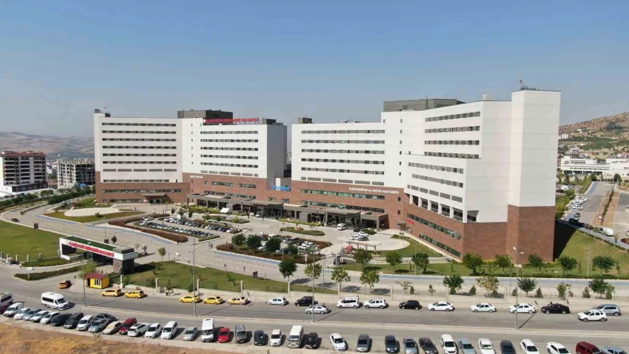 3. kattan düşen 4 yaşındaki çocuk ağır yaralandı