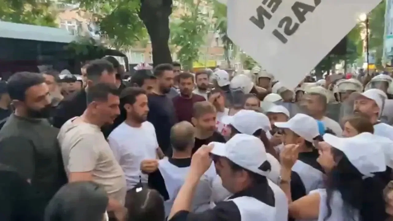 Başkent'te öğretmenlere yine polis müdahalesi: Ablukaya aldılar, 1 öğretmen fenalaştı