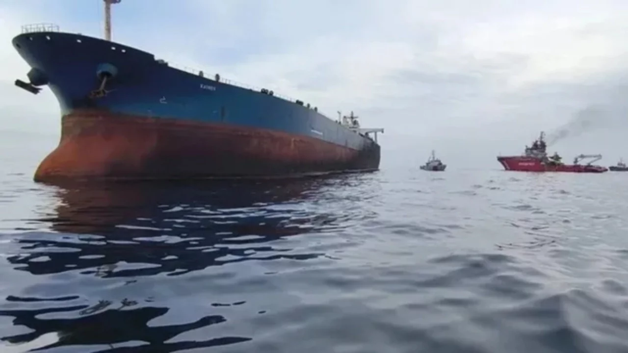 Karadeniz'de bir gemiye dron isabet etti! Yaralılar arasında Türkler de var