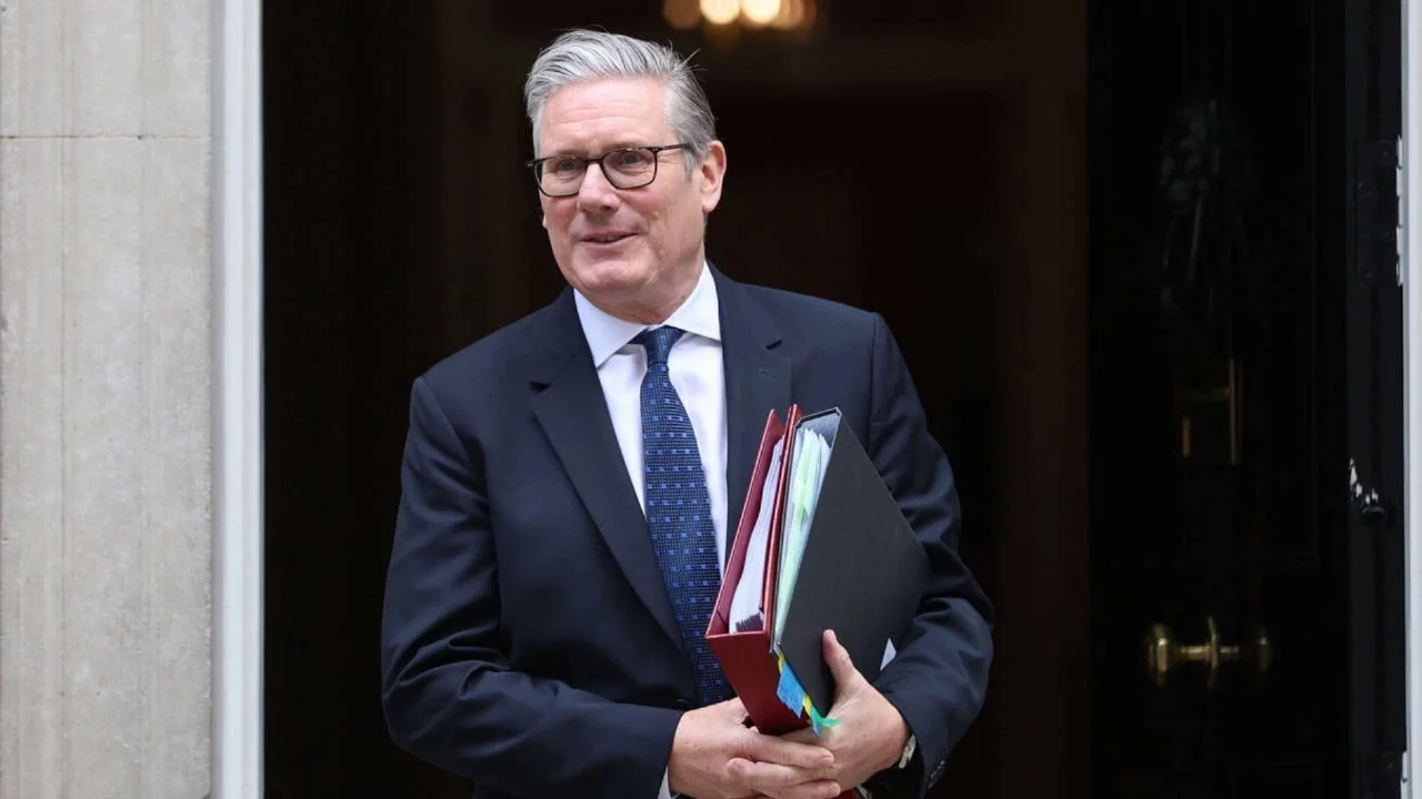 İngiltere Başbakanı Keir Starmer istifa etti