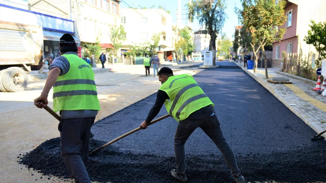 Yıldırım'da yollar asfaltlanıyor