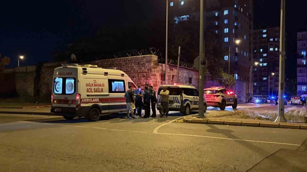 'Torpil patlatma' kavgasında satır ve sopalar konuştu: 3 yaralı