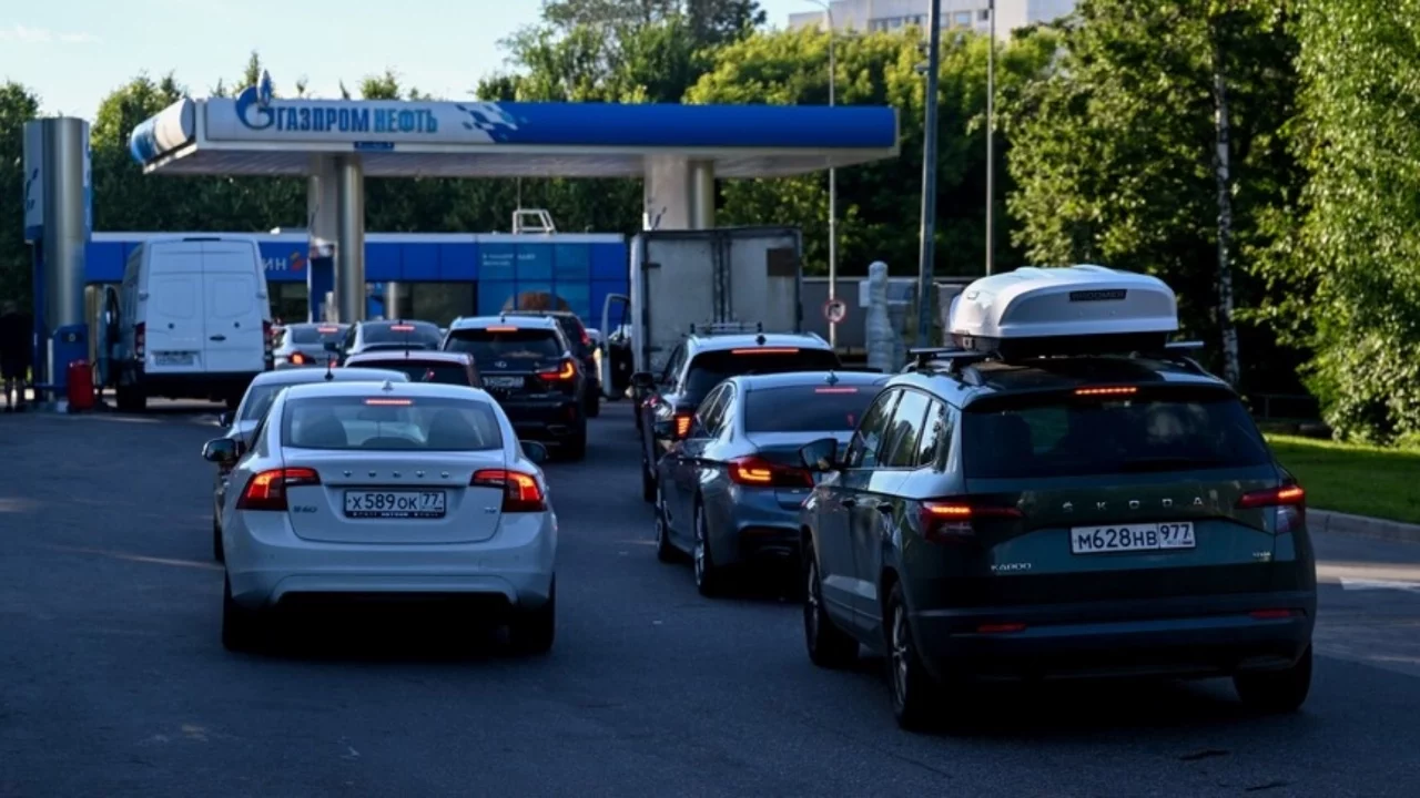 Rusya'nın Saratov bölgesinde benzin satışına kısıtlama
