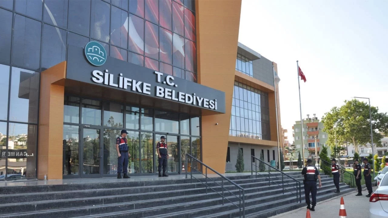 Silifke Belediye Başkanı Mustafa Turgut dahil 7 kişi tutuklandı