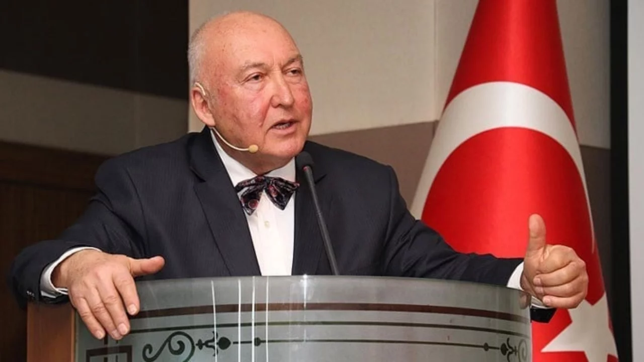 Diri fay sayısı 700'e yükseldi! Prof. Dr. Övgün Ahmet Ercan'dan 'Türkiye Fay Haritası' yorumu
