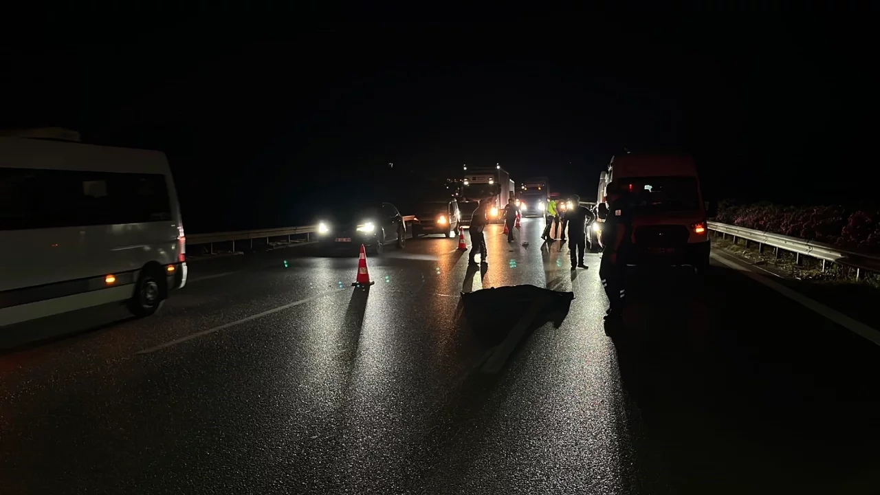 Bursa'da otobanda feci kaza: Tırın çarptığı şahıs hayatını kaybetti