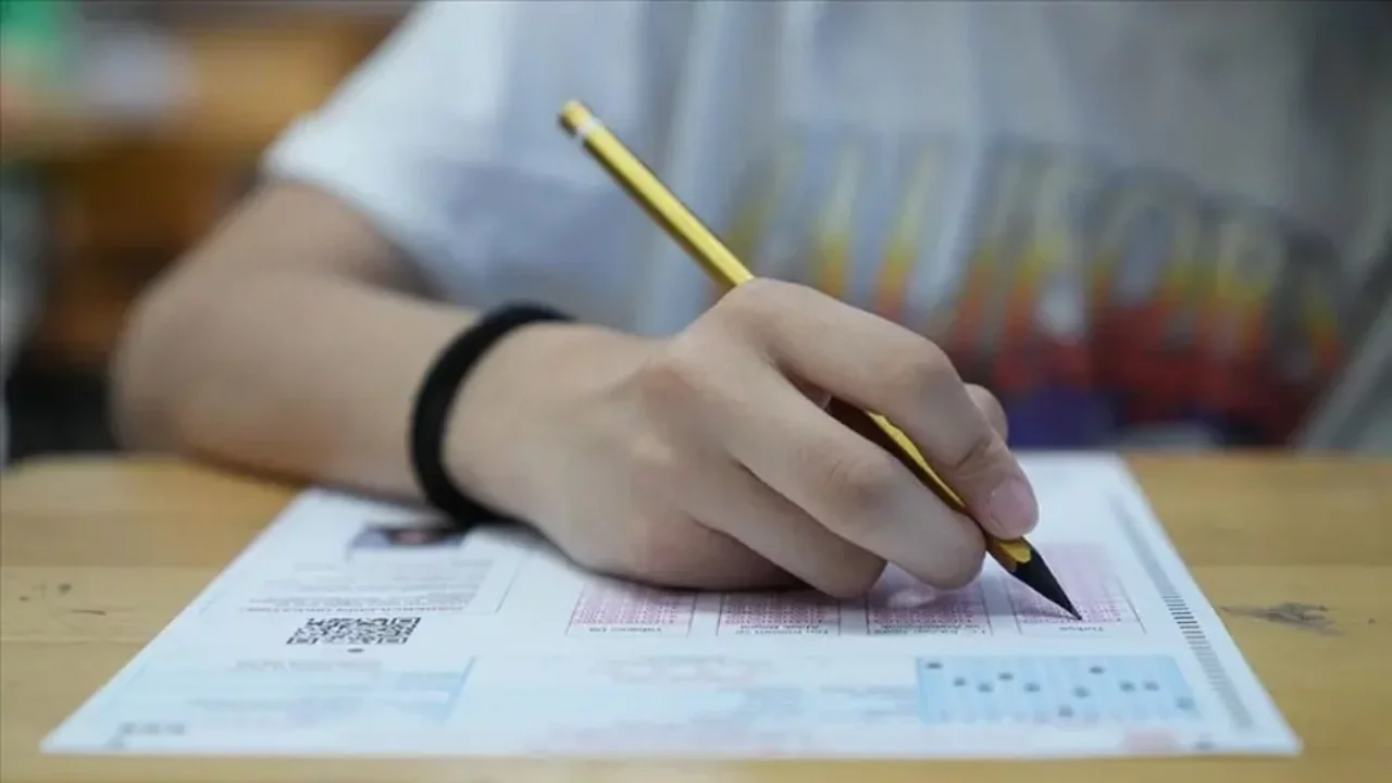 Yapay zeka YKS'de 11 yanlış yaptı