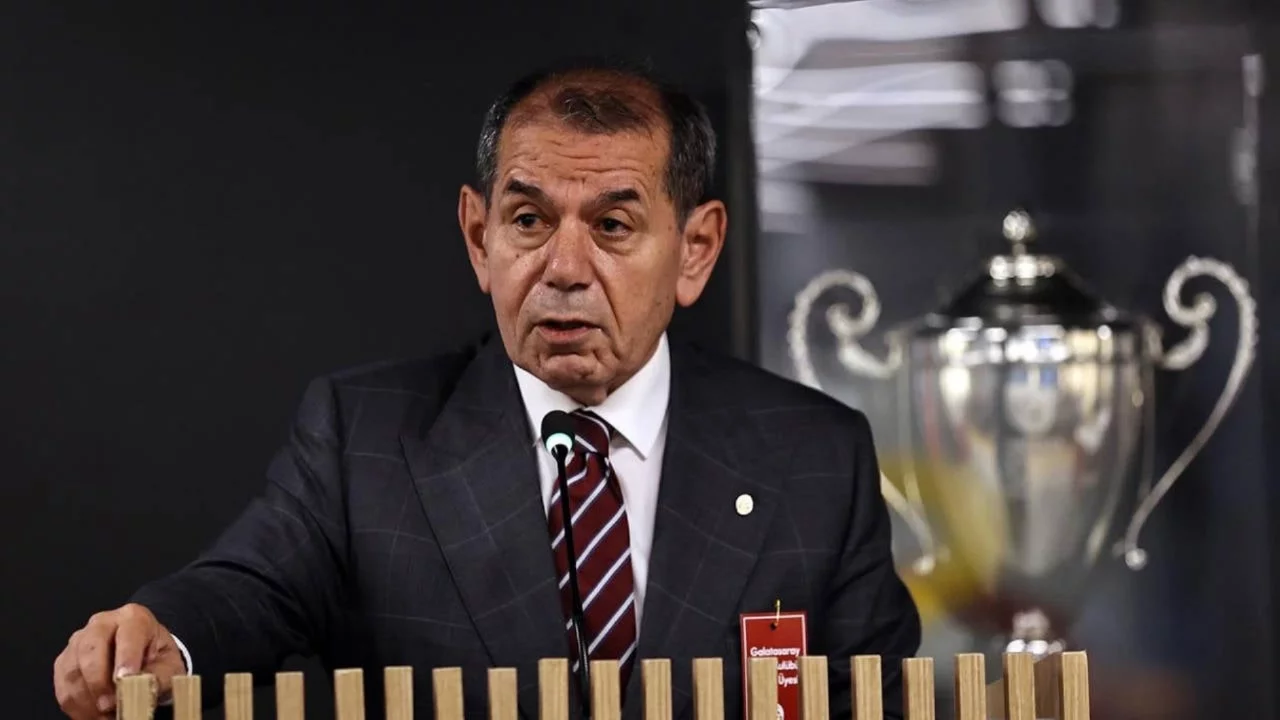 Galatasaray Başkanı Dursun Özbek'ten transfer açıklaması: En iyi takımı kurmak için çalışıyoruz