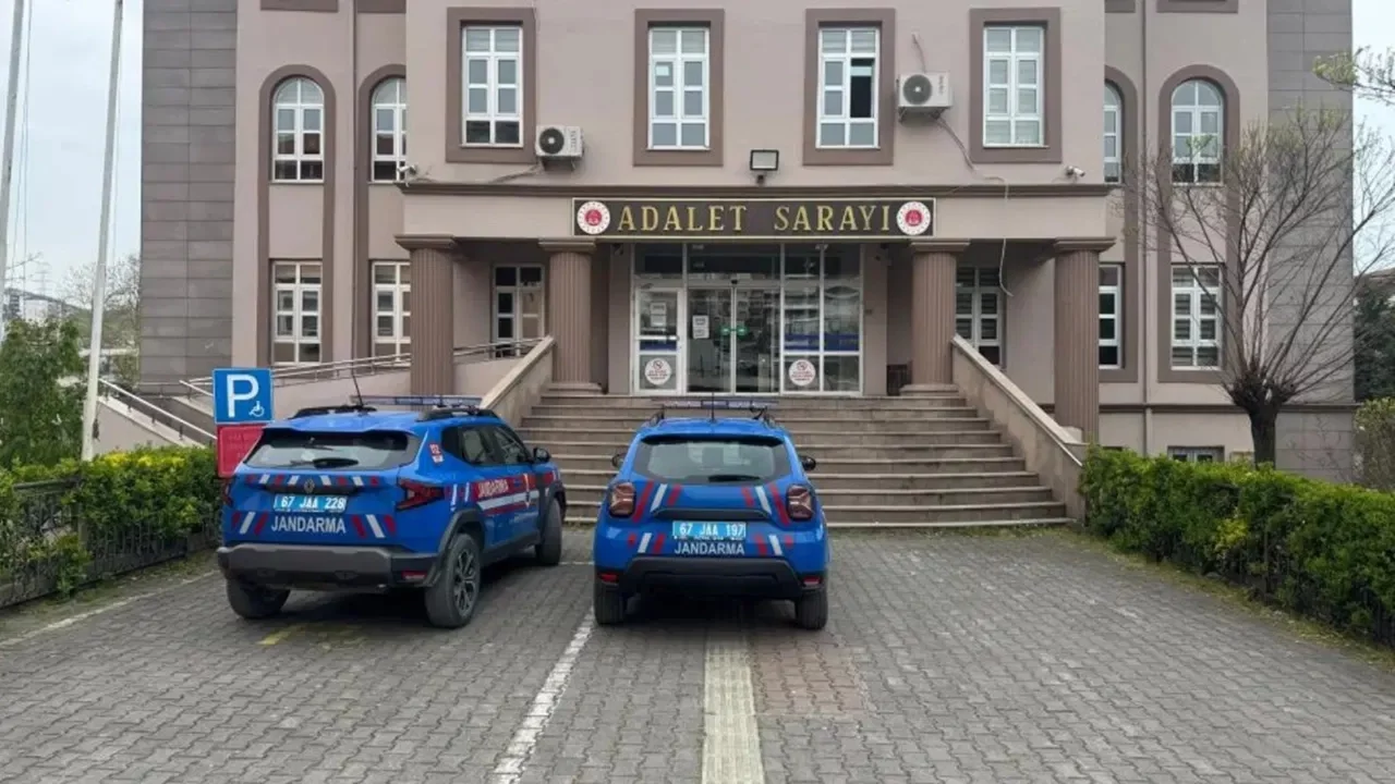 Eve kurdukları sistemle kenevir yetiştirdiler: 2 şahıs yakalandı