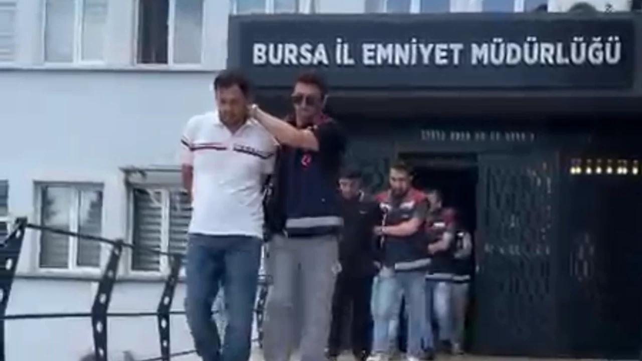 Bursa'da şebeke çökertildi! İş ve burs vaadiyle kandırdılar, hesapları boşalttılar