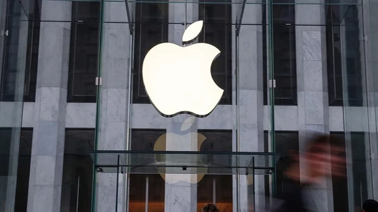 Apple bazı Rus uygulamalarını App Store'dan kaldırdı