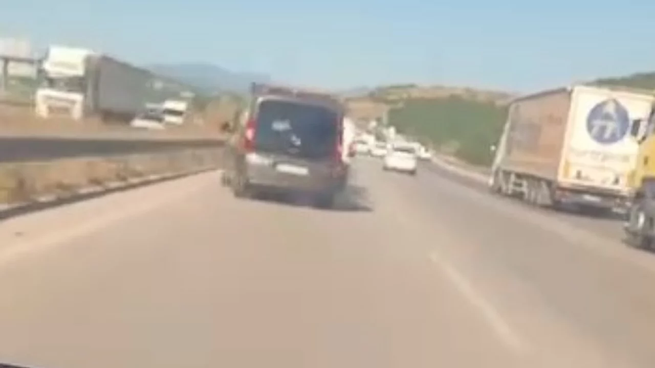 Bursa 'da otobanda kaza kamerada, kıl payıyla kazadan kurtuldu